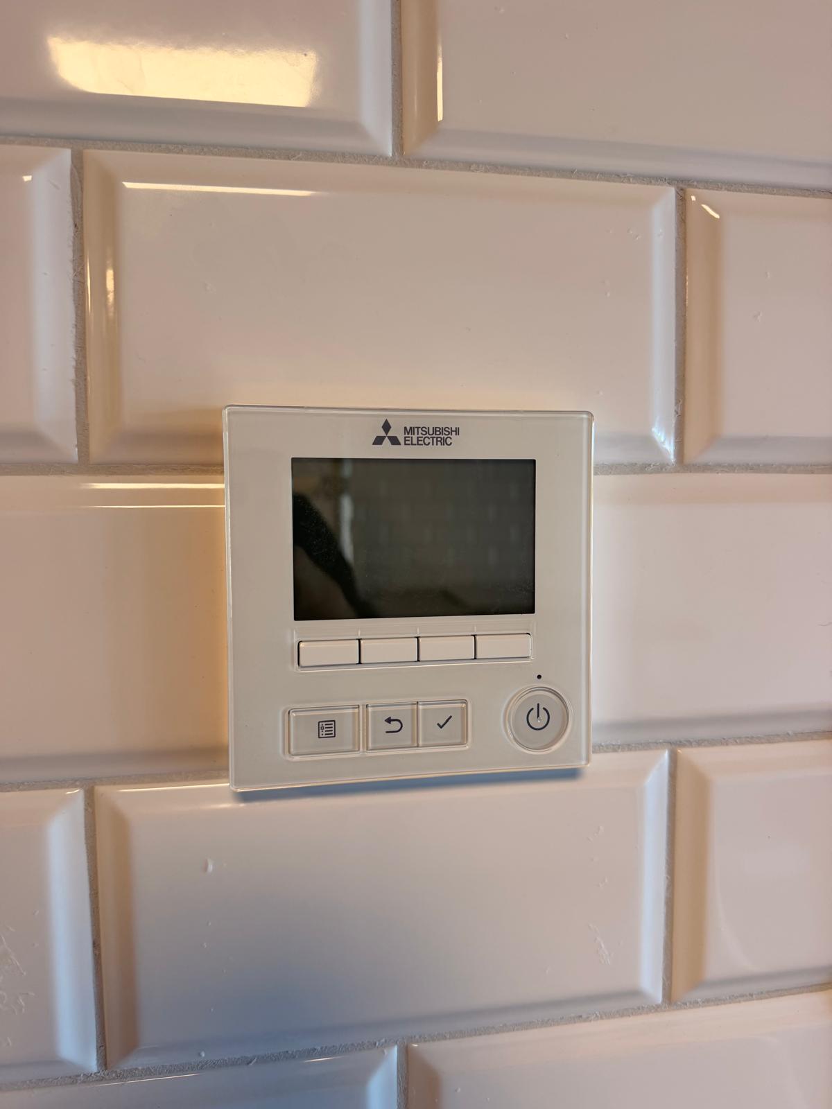 Vaste Mitsubishi Electric wandbediening voor de klimaatinstallatie